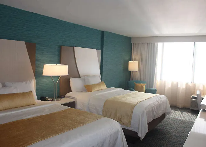 Hotel Illinois 4*